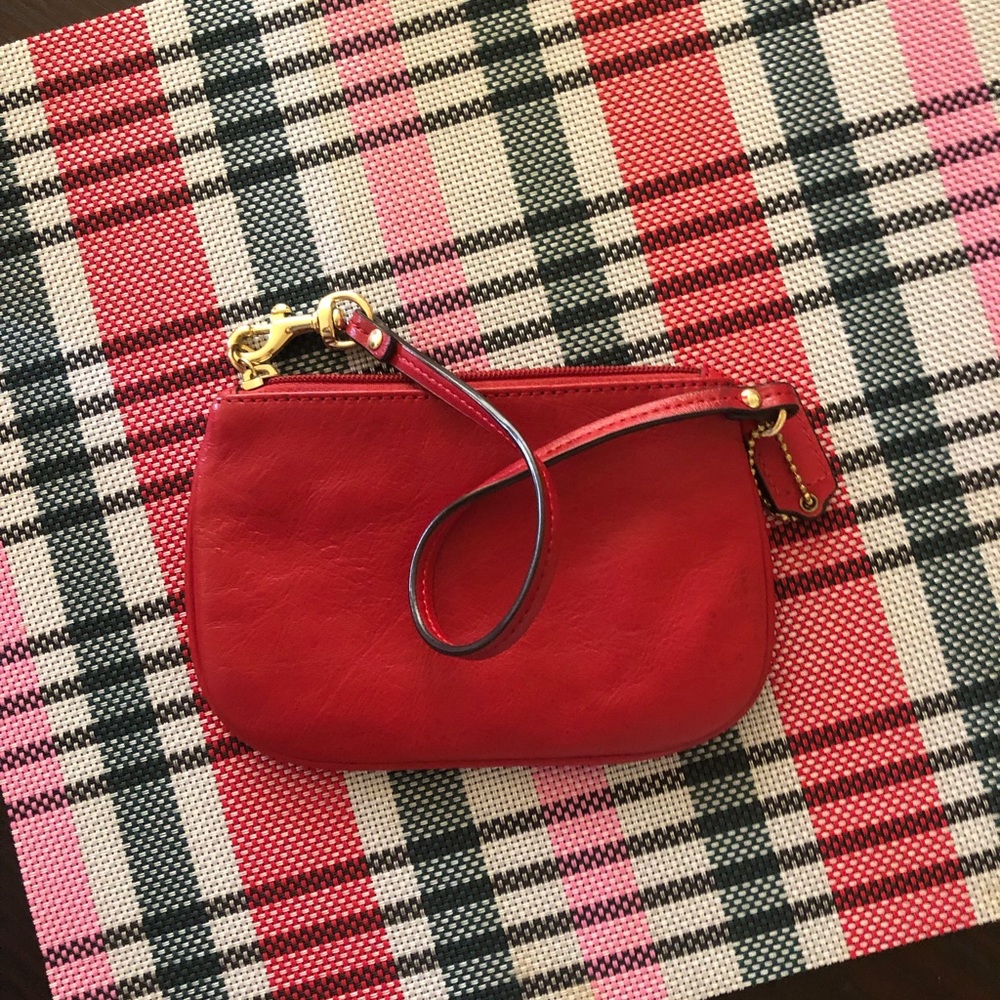 SOLD🌲🎁COACH.Gorgeous wine red coach wristlet. - Picture 2 of 5